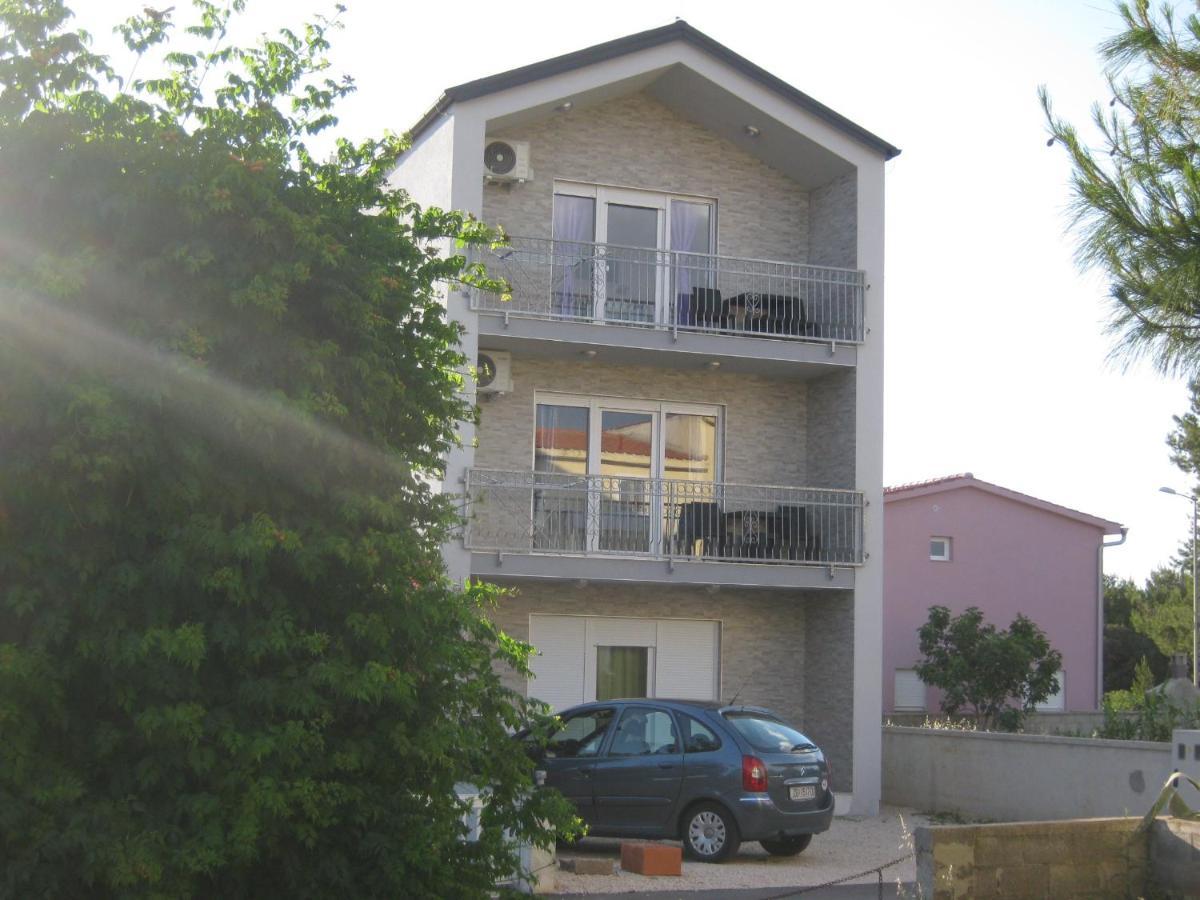 Apartmani Rebecca Vir Exterior photo