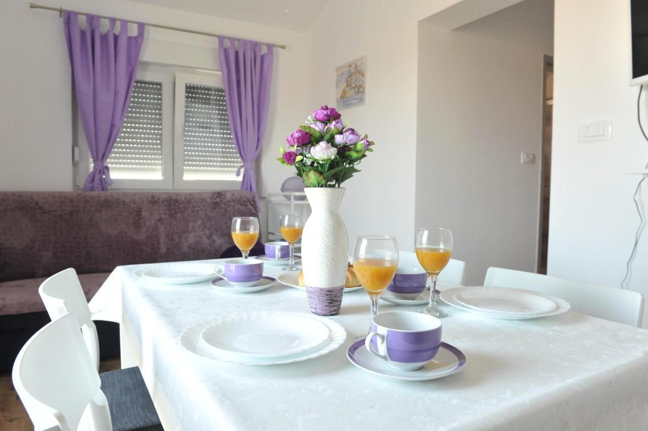 Apartmani Rebecca Vir Exterior photo