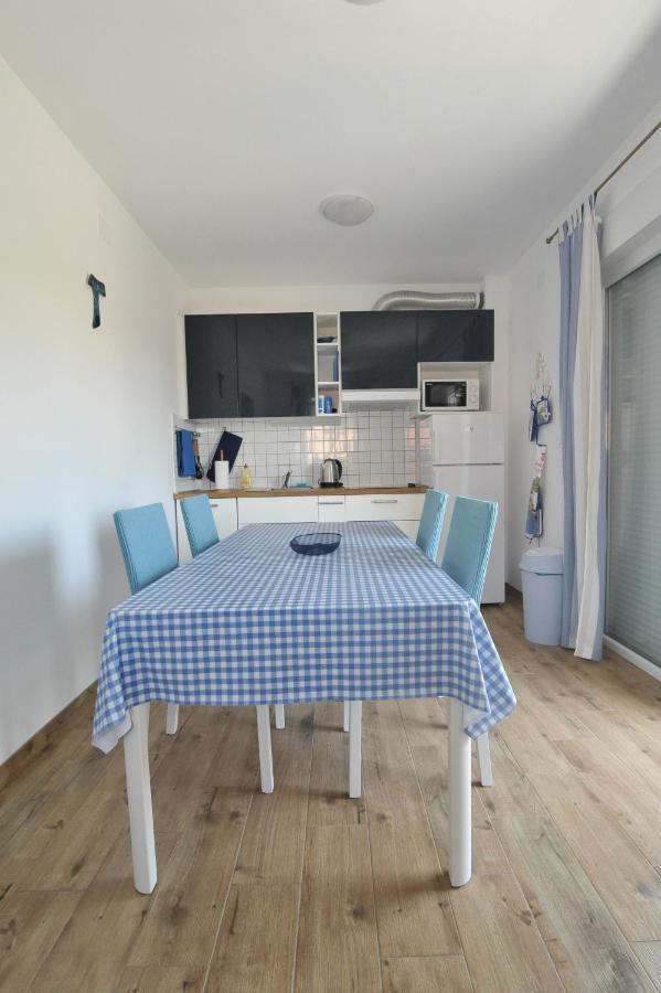 Apartmani Rebecca Vir Exterior photo