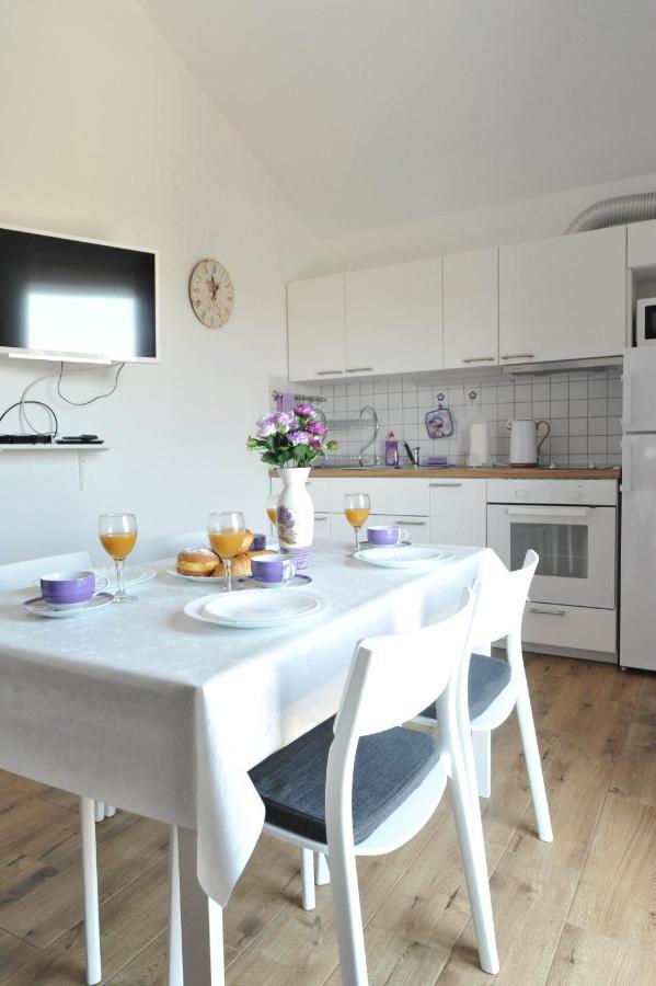 Apartmani Rebecca Vir Exterior photo