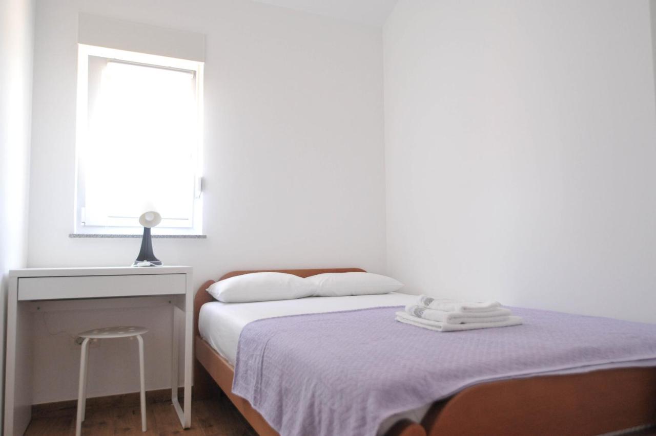 Apartmani Rebecca Vir Exterior photo
